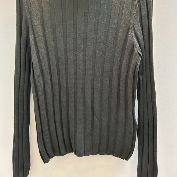 Turtleneck Top- Green: New With Tags - Picture 2 of 5